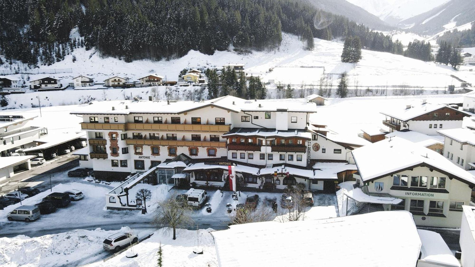 Bergsporthotel Antonie Gries im Sellrain Bagian luar foto