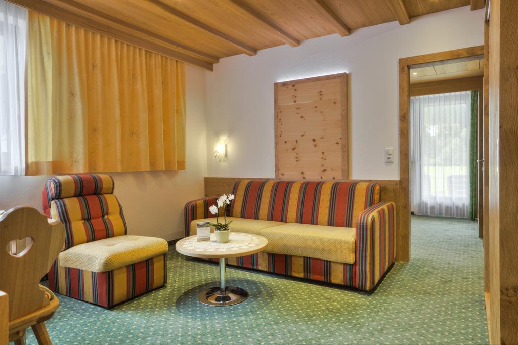 Bergsporthotel Antonie Gries im Sellrain Bagian luar foto