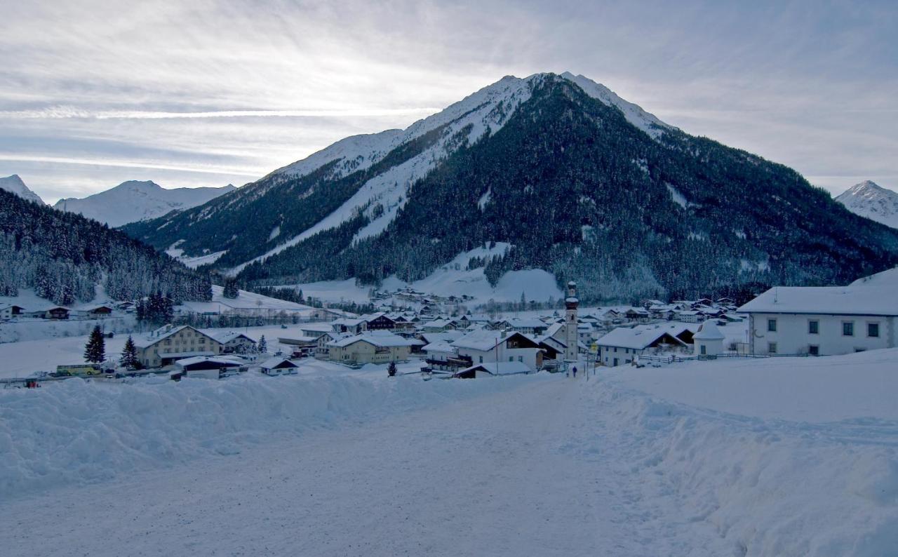 Bergsporthotel Antonie Gries im Sellrain Bagian luar foto