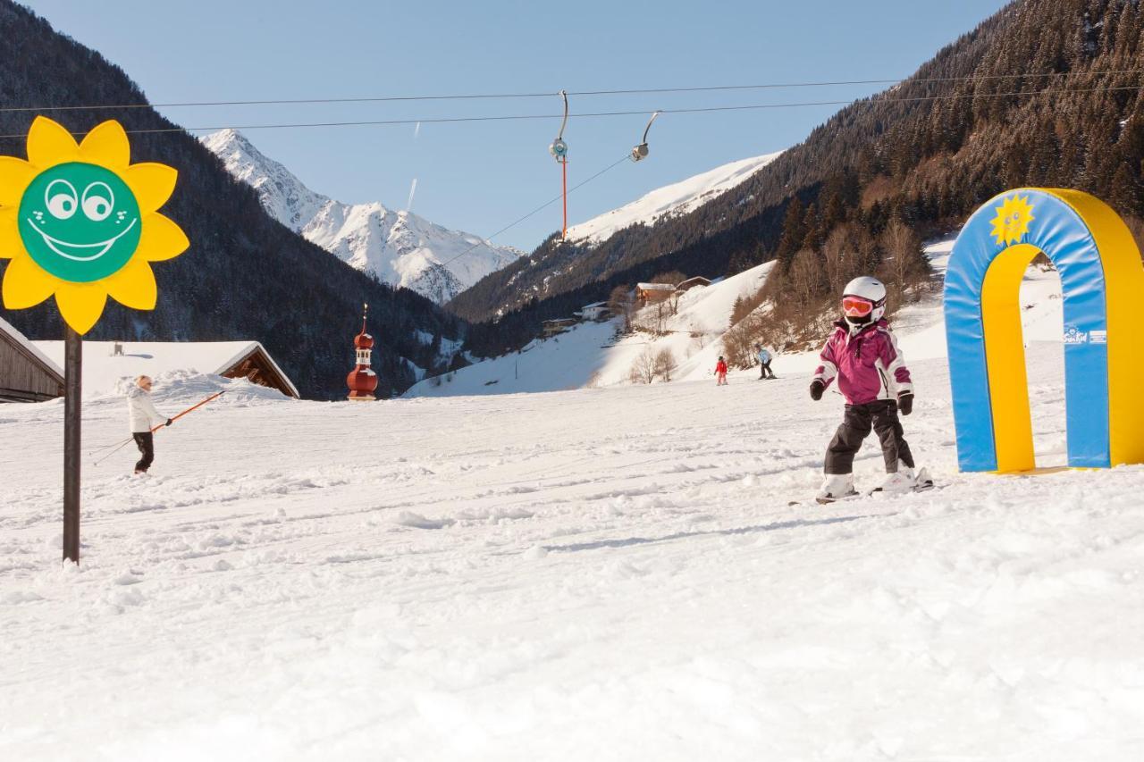 Bergsporthotel Antonie Gries im Sellrain Bagian luar foto